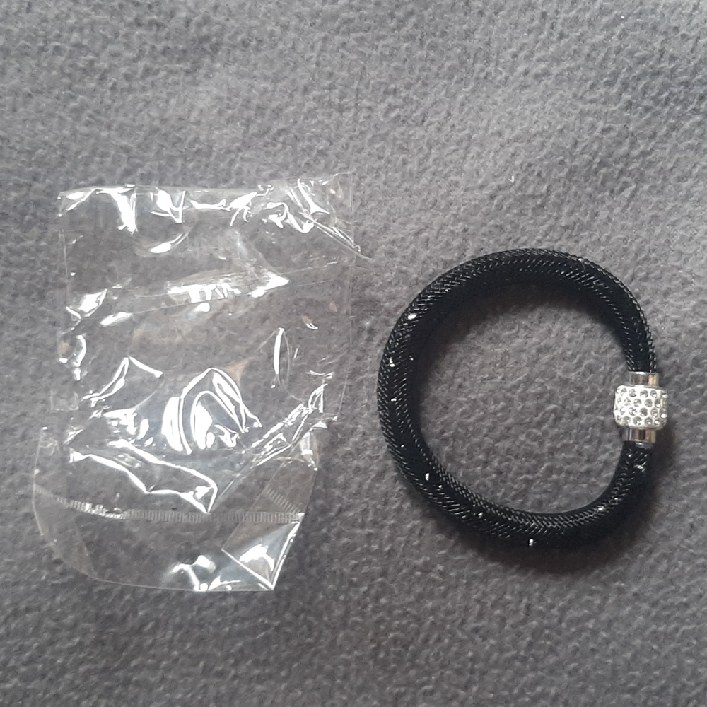 (2/$20) New Mesh Crystal Bracelet with Crystal Magnet Clasp Black